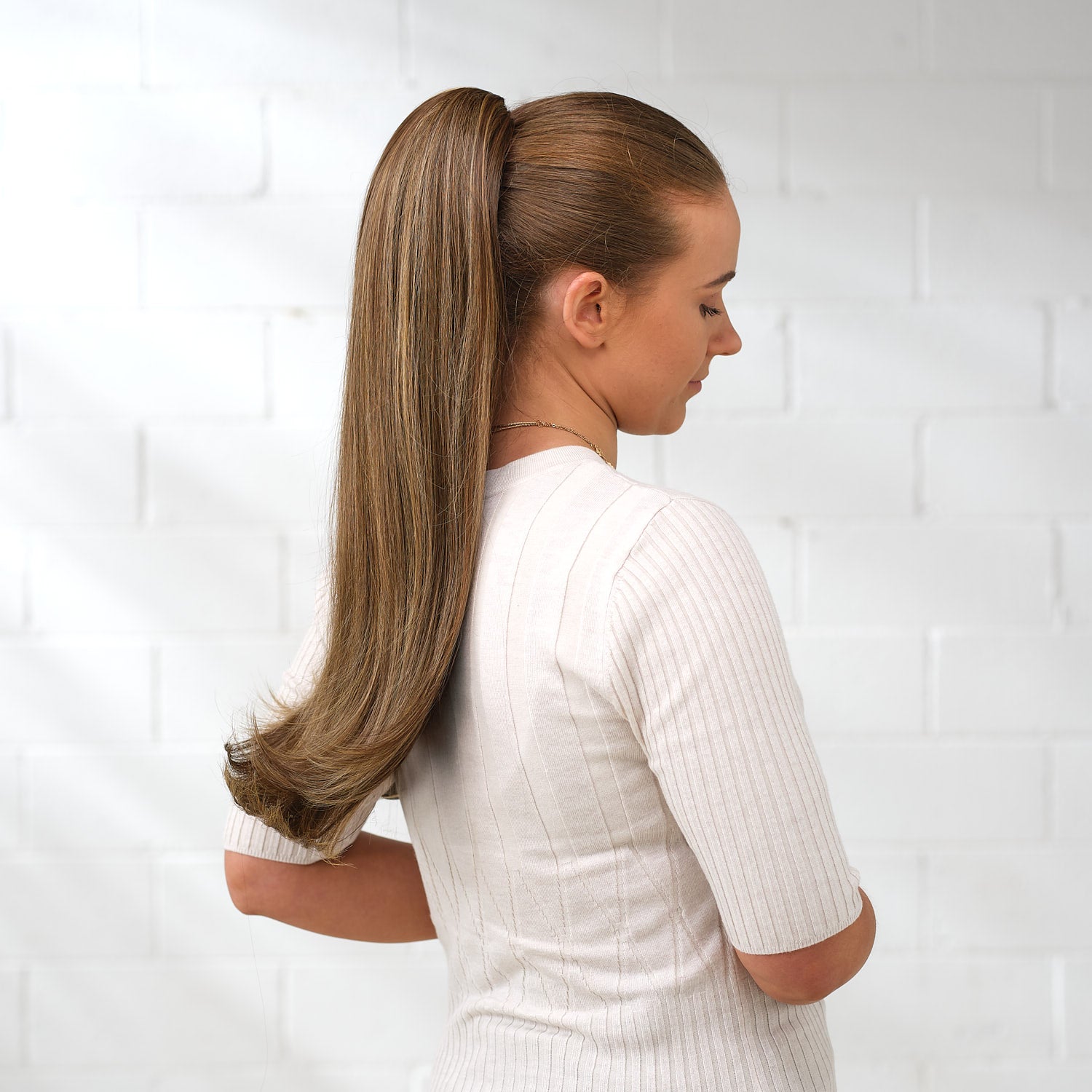 Melrose Claw Clip Ponytail 24" (Synthetic) #2606