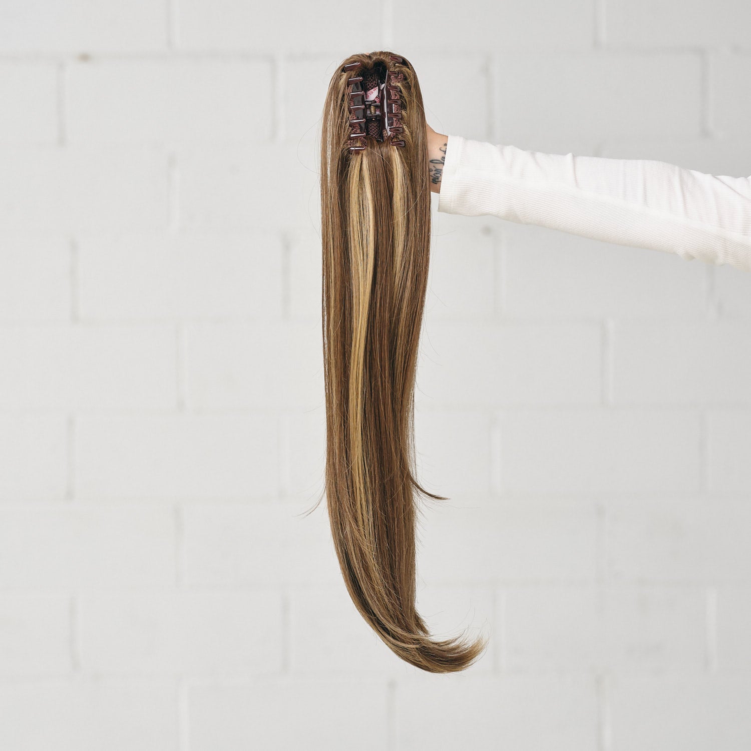 Melrose Claw Clip Ponytail 24" (Synthetic) #2606